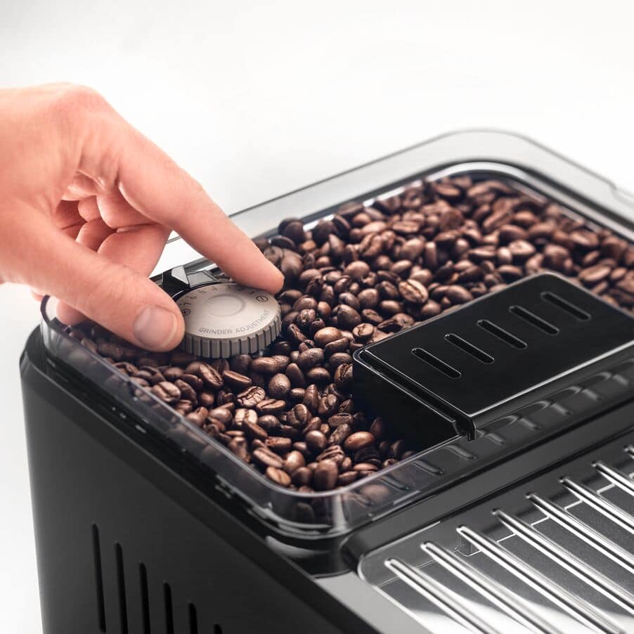 Кофемашина автоматическая DeLonghi Eletta Explore ECAM450.65.S серебристый, исп. кофе - зерновой/молотый, 1.8 л, 1450 Вт, 19 бар